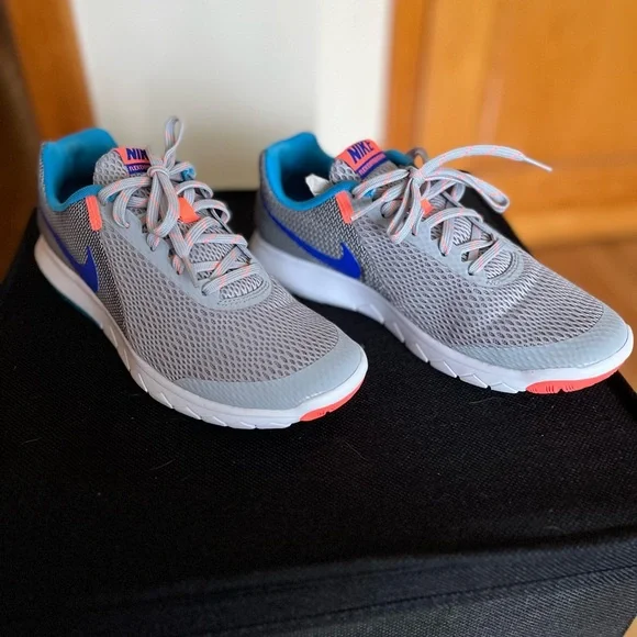 Nike Women’s Flex Experience RN5 Running Shoe - Picture 3 of 5